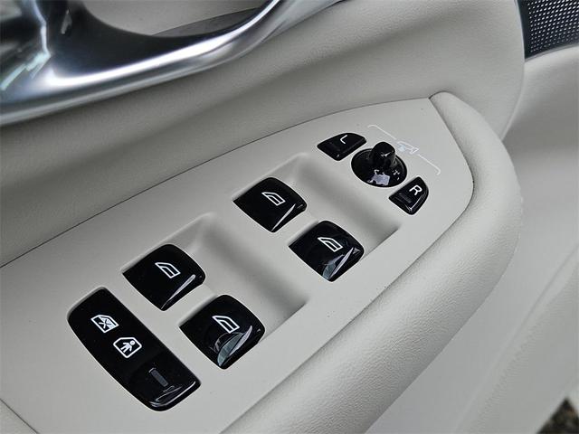 Photo of 2023 Crystal White Metallic Volvo XC90 Recharge Plug-In Hybrid