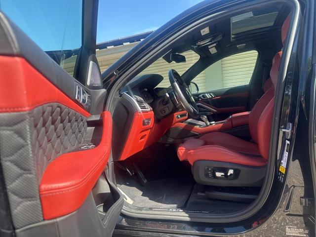 Photo of 2021 Black Sapphire Metallic BMW X6 M