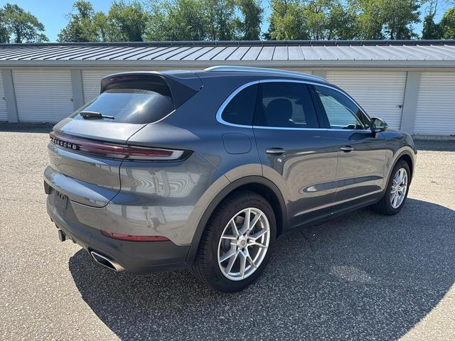 Photo of 2024 Gray Porsche Cayenne