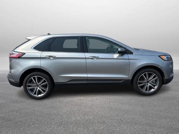 Photo of 2024 Iconic Silver Metallic Ford Edge
