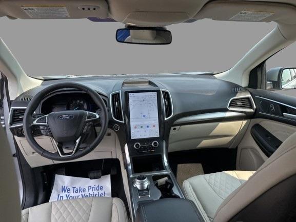 Photo of 2024 Iconic Silver Metallic Ford Edge