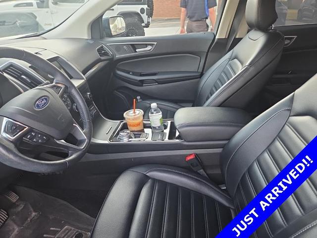 Photo of 2019 Sea Green Ford Edge