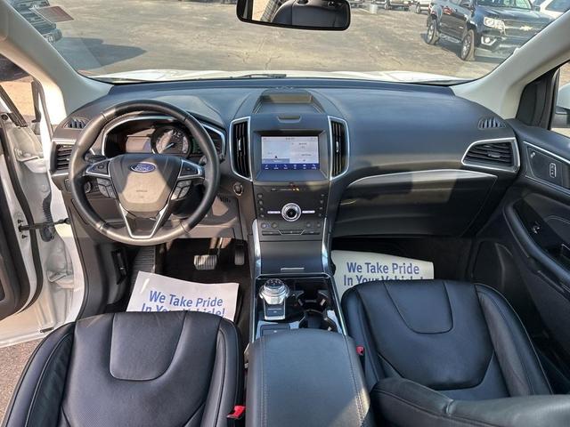 Photo of 2020 Star White Ford Edge
