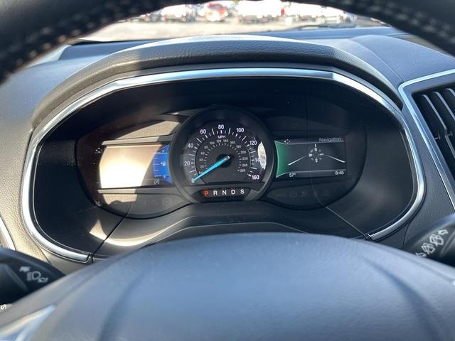 Photo of 2020 Star White Ford Edge