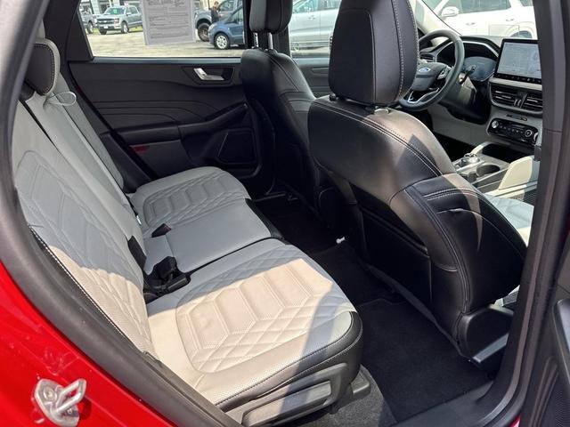 Photo of 2023 Rapid Red Metallic Tinted Clearcoat Ford Escape