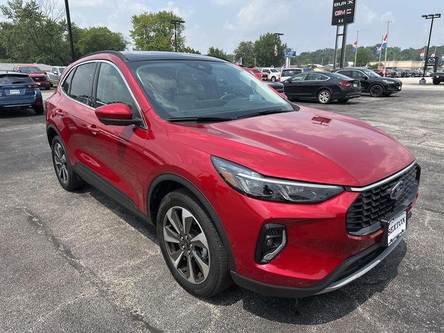 Photo of 2023 Rapid Red Metallic Tinted Clearcoat Ford Escape