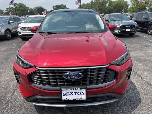 Photo of 2023 Rapid Red Metallic Tinted Clearcoat Ford Escape