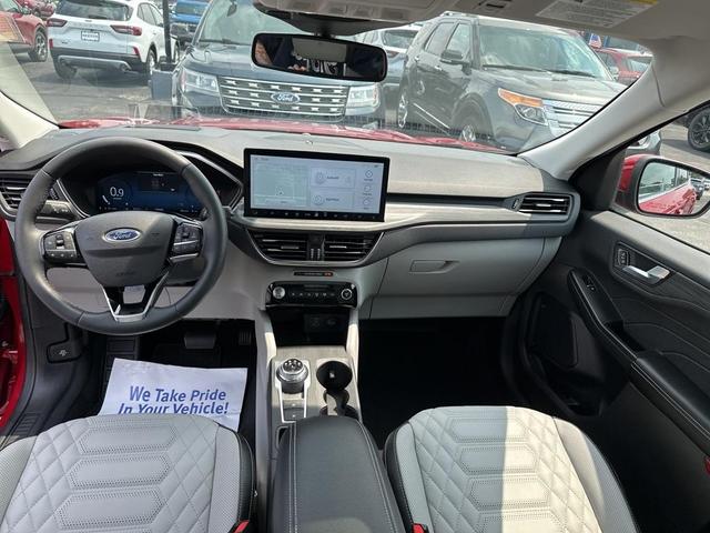 Photo of 2023 Rapid Red Metallic Tinted Clearcoat Ford Escape