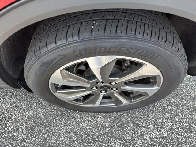 Photo of 2023 Rapid Red Metallic Tinted Clearcoat Ford Escape