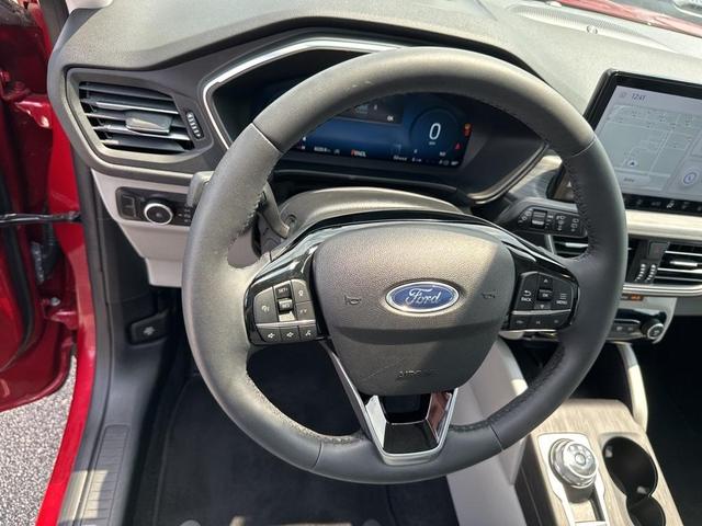 Photo of 2023 Rapid Red Metallic Tinted Clearcoat Ford Escape