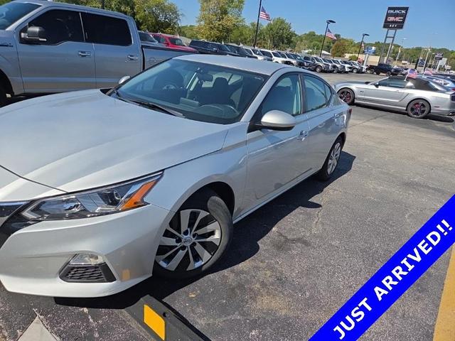 Photo of 2019 Brilliant Silver Metallic Nissan Altima