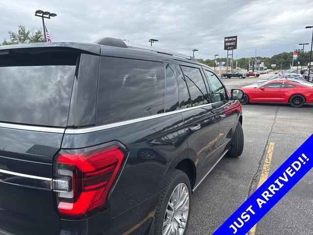 Photo of 2024 Stone Blue Metallic Ford Expedition