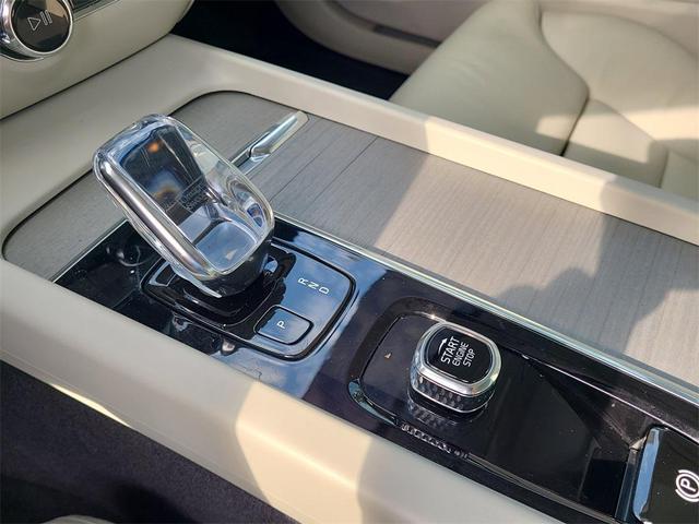 Photo of 2022 Bright Silver Metallic Volvo S60