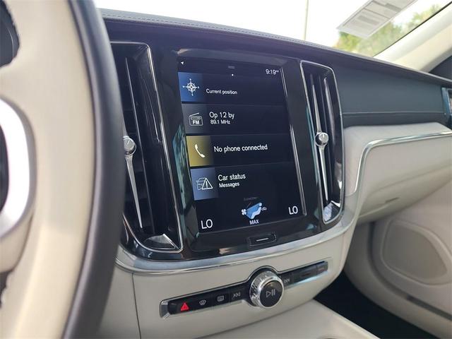 Photo of 2022 Bright Silver Metallic Volvo S60