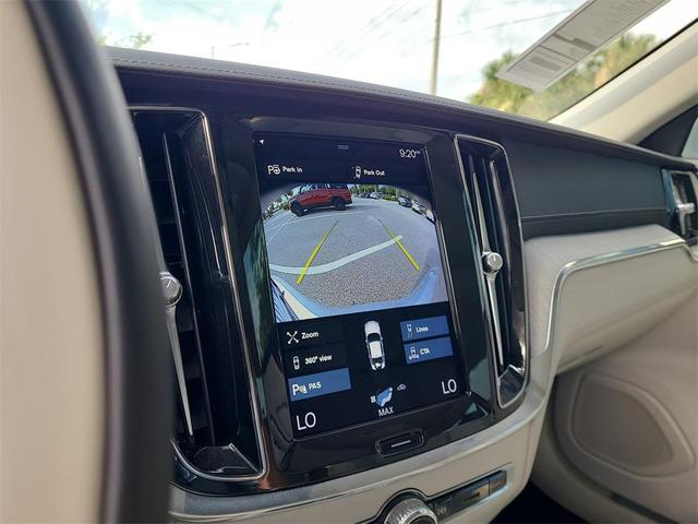 Photo of 2022 Bright Silver Metallic Volvo S60