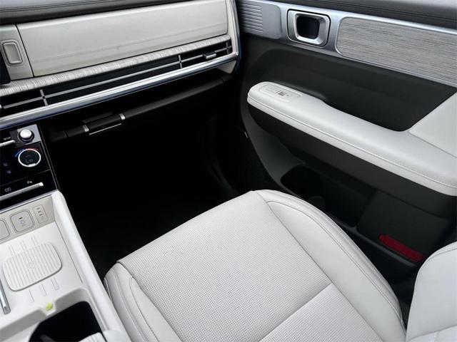 Photo of 2025 Ecotronic Gray Hyundai SANTA FE