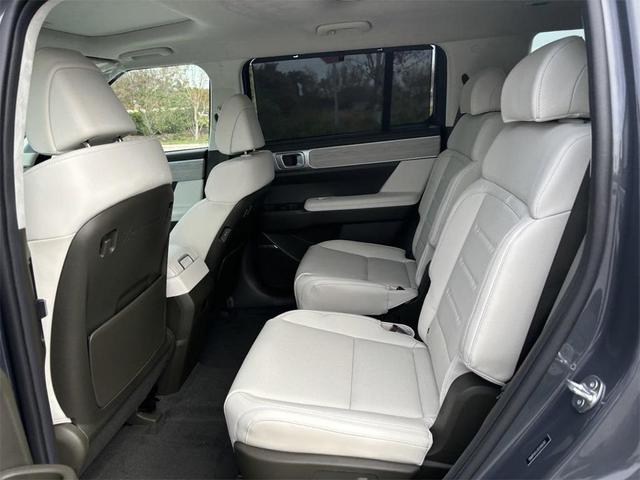 Photo of 2025 Ecotronic Gray Hyundai SANTA FE