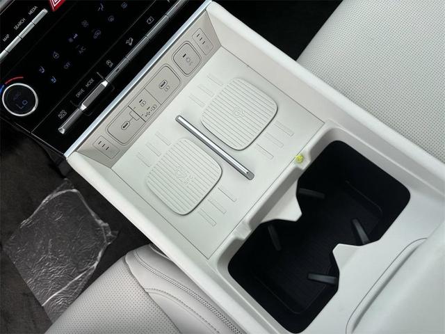Photo of 2025 Ecotronic Gray Hyundai SANTA FE