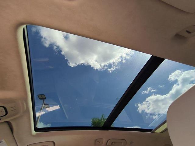 Photo of 2018 Glacier White Audi Q7