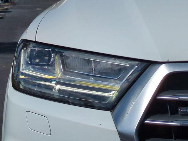 Photo of 2018 Glacier White Audi Q7