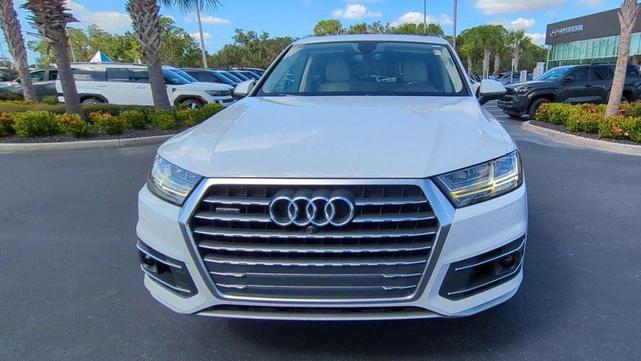 Photo of 2018 Glacier White Audi Q7