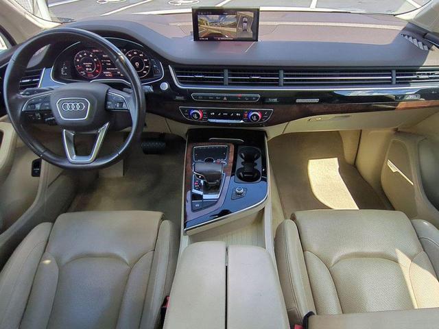 Photo of 2018 Glacier White Audi Q7