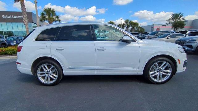 Photo of 2018 Glacier White Audi Q7