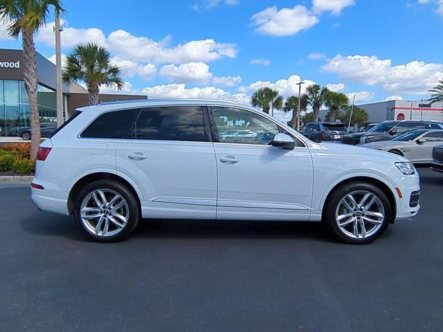 Photo of 2018 Glacier White Audi Q7