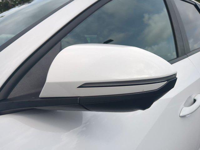 Photo of 2023 Atlas White Hyundai SANTA CRUZ