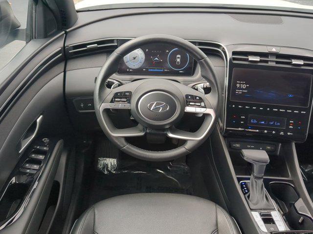 Photo of 2023 Atlas White Hyundai SANTA CRUZ