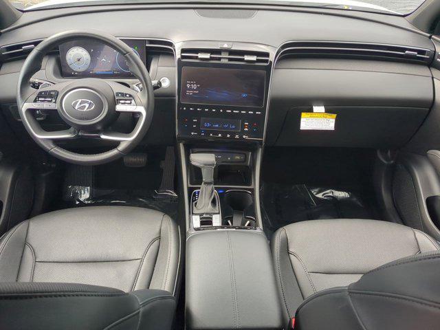Photo of 2023 Atlas White Hyundai SANTA CRUZ