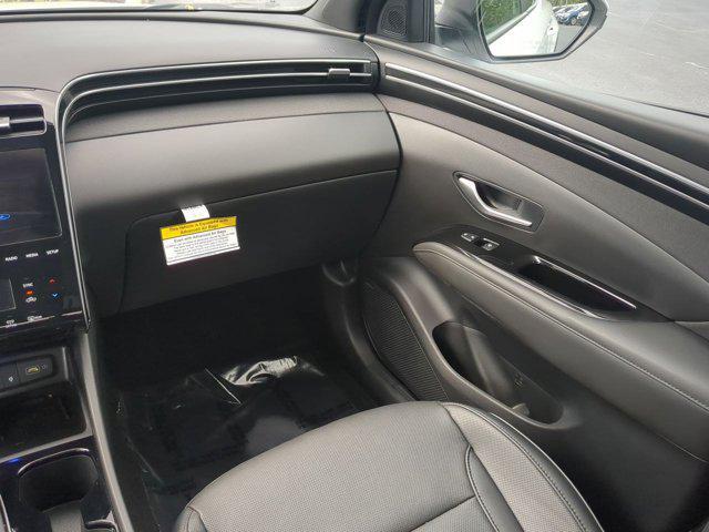 Photo of 2023 Atlas White Hyundai SANTA CRUZ