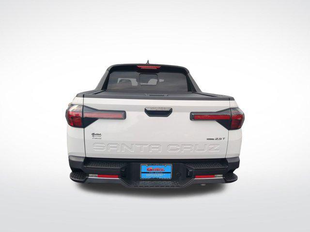 Photo of 2023 Atlas White Hyundai SANTA CRUZ