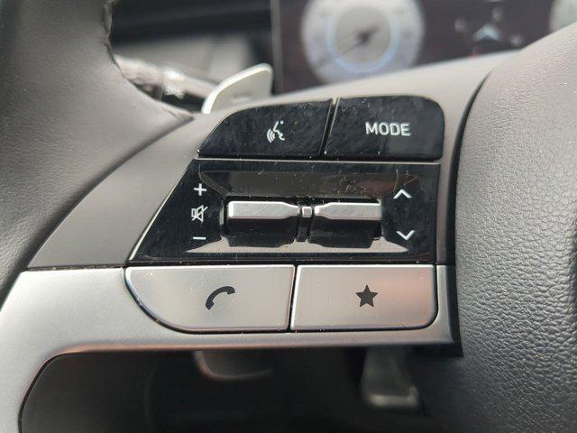 Photo of 2023 Atlas White Hyundai SANTA CRUZ