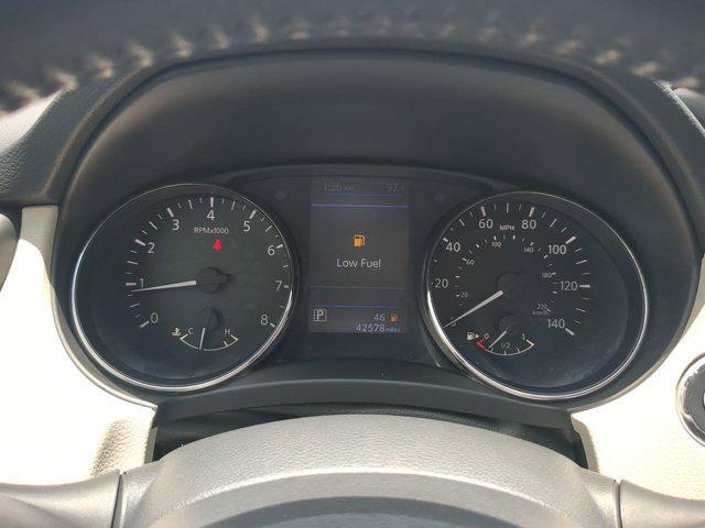 Photo of 2021 Pearl White Tricoat Nissan Rogue Sport