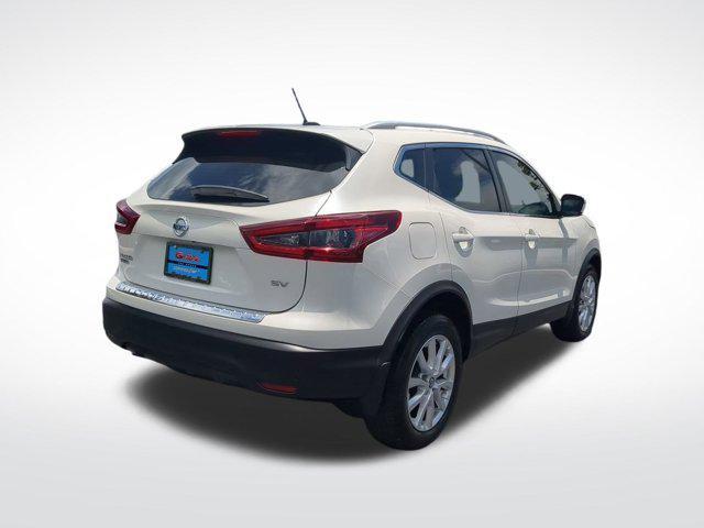Photo of 2021 Pearl White Tricoat Nissan Rogue Sport