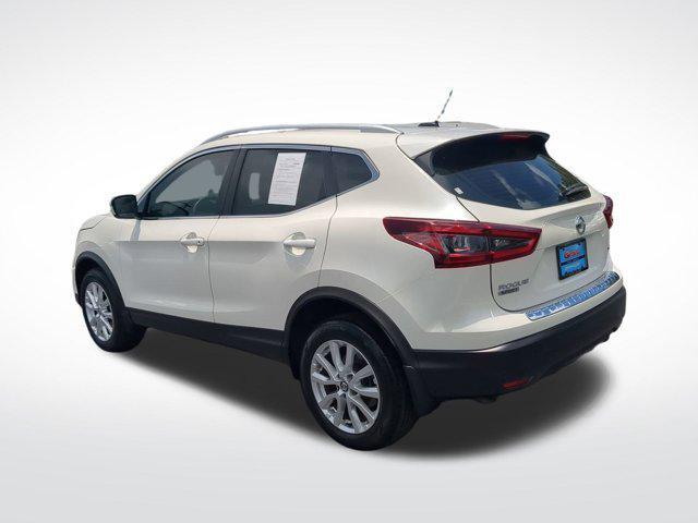 Photo of 2021 Pearl White Tricoat Nissan Rogue Sport