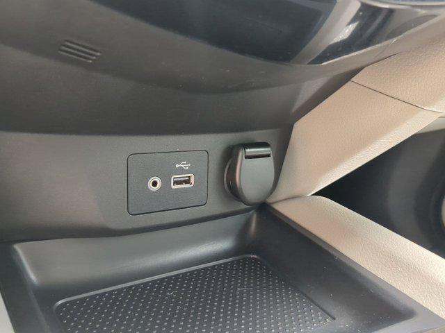 Photo of 2021 Pearl White Tricoat Nissan Rogue Sport
