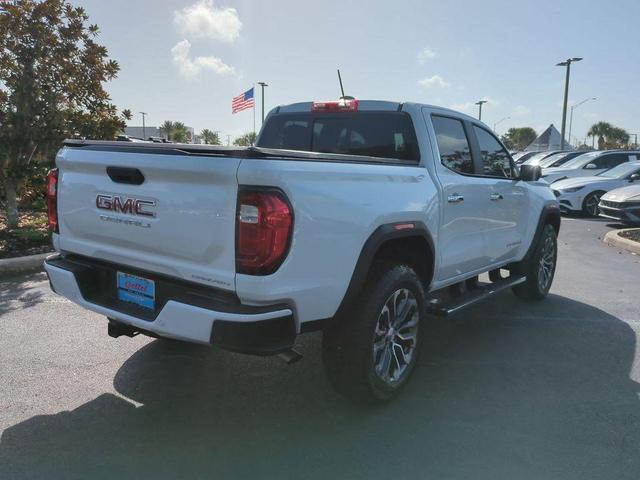 Photo of 2023 Summit White GMC Canyon