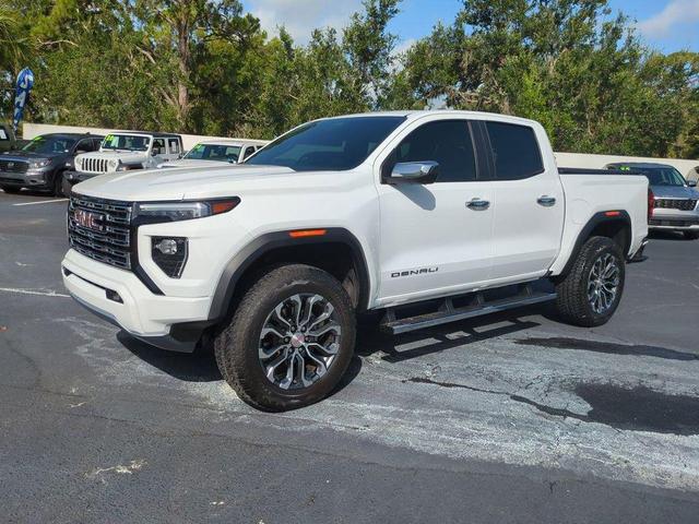 Photo of 2023 Summit White GMC Canyon