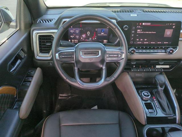 Photo of 2023 Summit White GMC Canyon