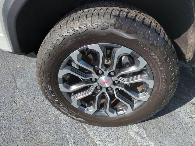 Photo of 2023 Summit White GMC Canyon