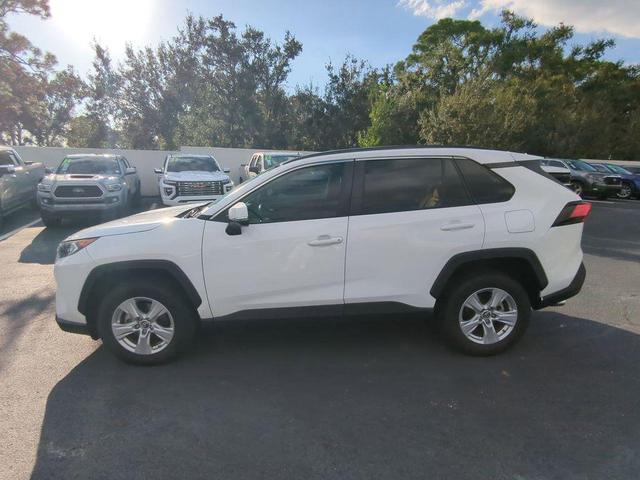 Photo of 2019 Super White Toyota RAV4