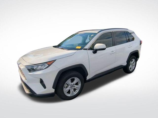 Photo of 2019 Super White Toyota RAV4