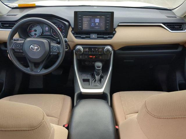 Photo of 2019 Super White Toyota RAV4