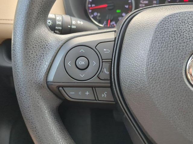 Photo of 2019 Super White Toyota RAV4