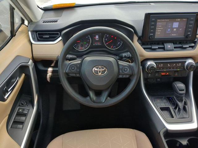 Photo of 2019 Super White Toyota RAV4