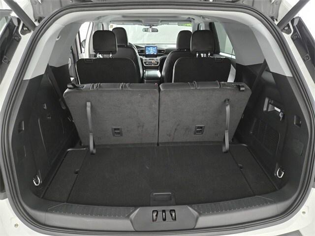 Photo of 2023 Star White Ford Explorer
