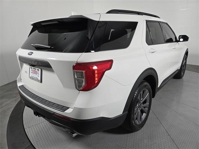 Photo of 2023 Star White Ford Explorer