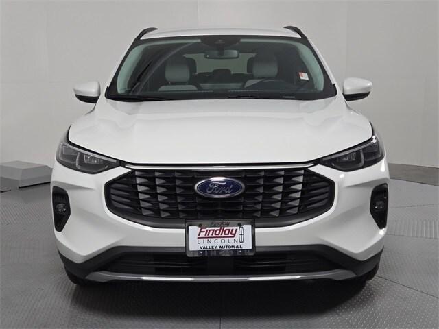 Photo of 2025 White Metallic Ford Escape